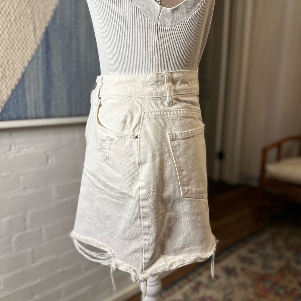 Forever 21 White Denim Distressed Edge Mini Skirt - Picture 9 of 14